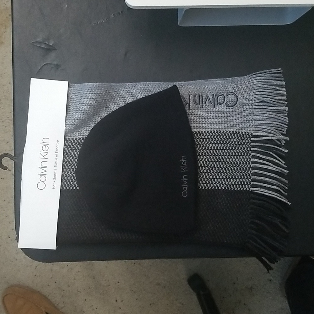 Calvin Klein Classic Knit Ombre Beanie & Scarf Set